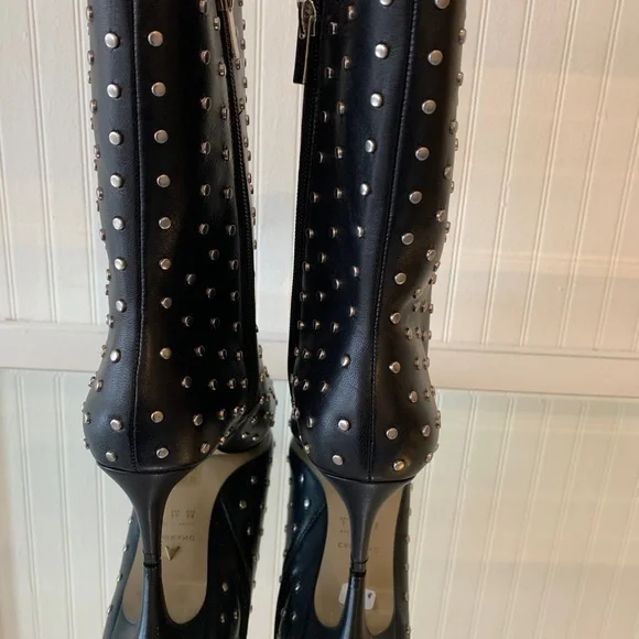 Brand new studded kitten heel booties from Carrano - Picture 4 of 6